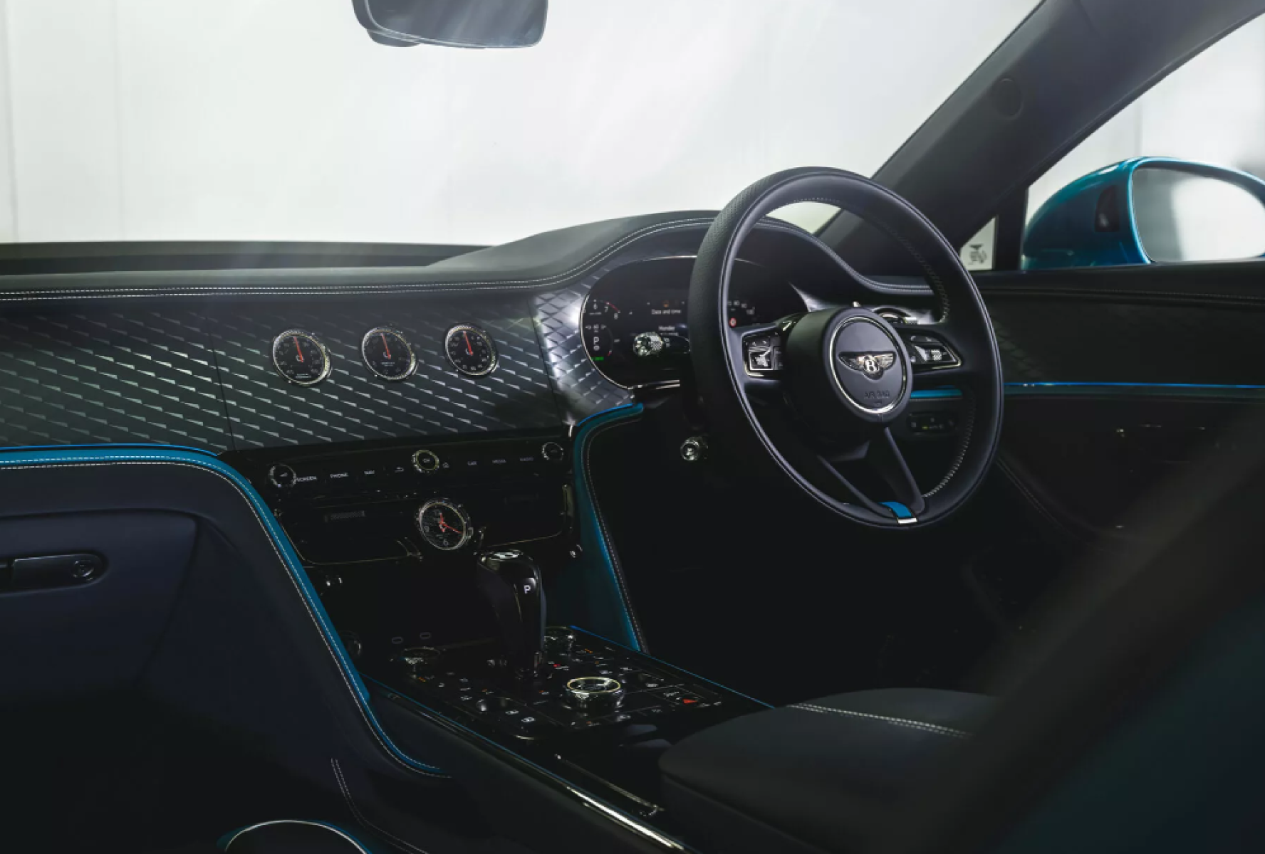 Bentley Flying Spur com pintura "Ombré"