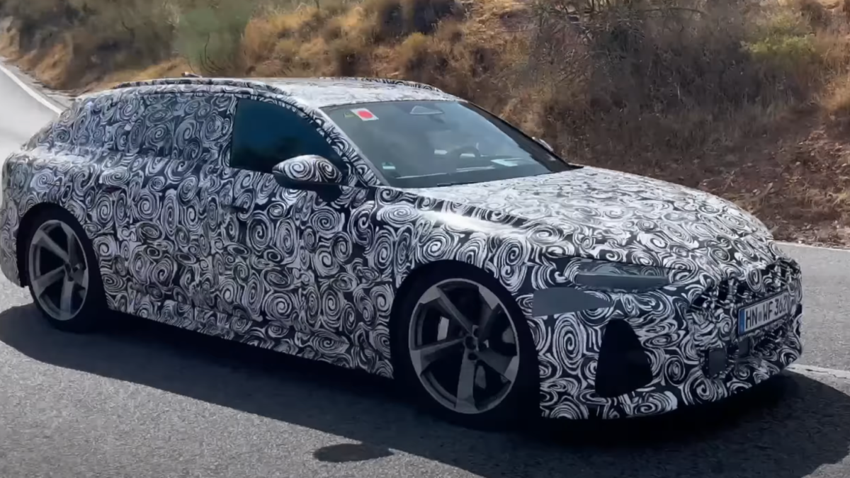 Nova Audi RS6 é flagrada na Espanha