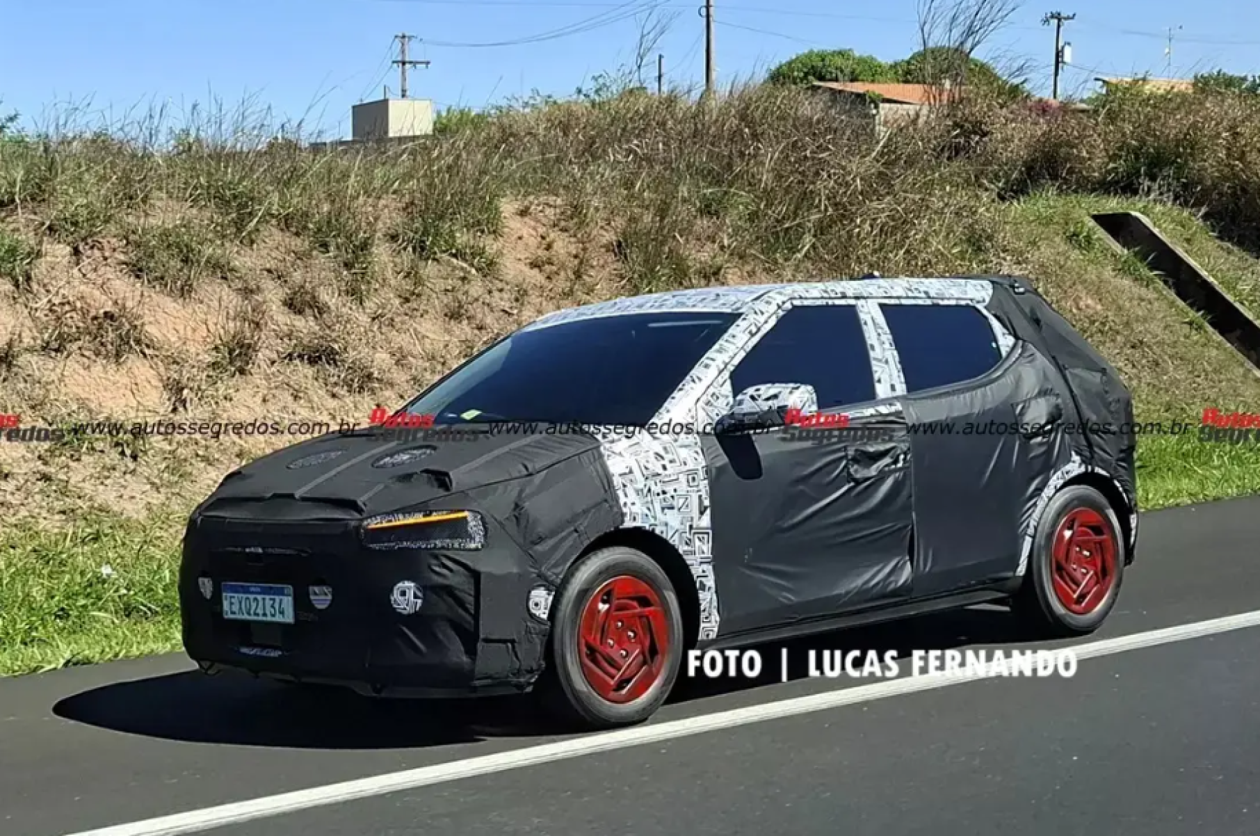 Nova geração do Hyundai HB20 é flagrada em testes
