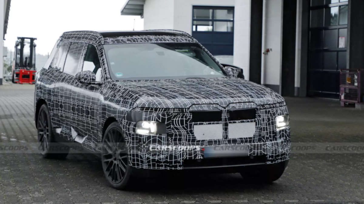 Flagra da nova geração do BMW X7