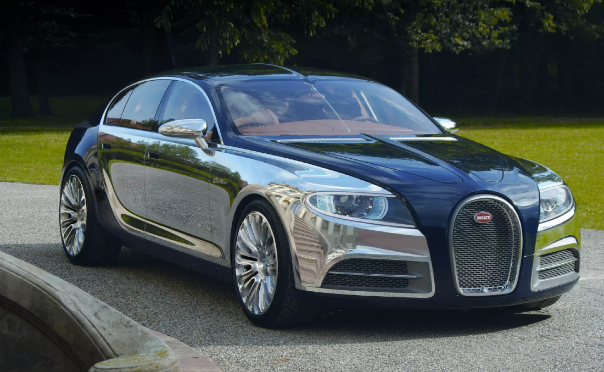 Bugatti quase teve um sedã W16 com mais de 1.000 cv