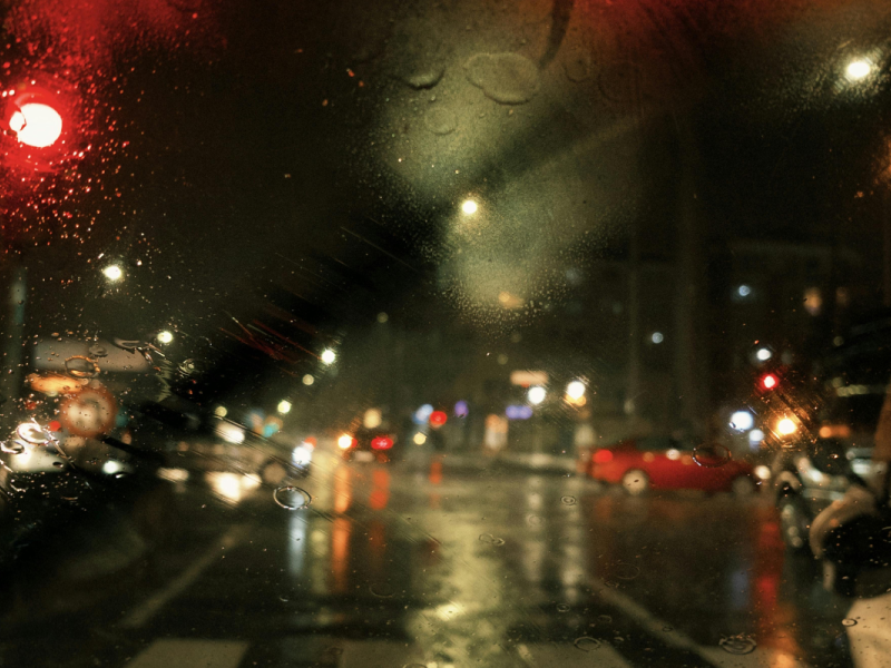 Como evitar mau cheiro ou umidade no carro em época de chuva