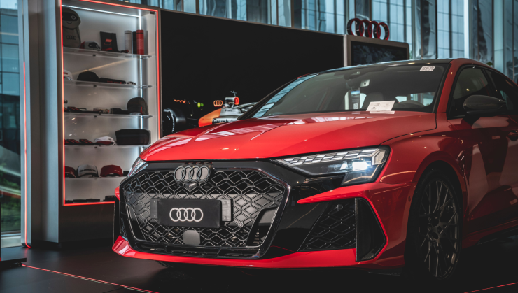 Novo RS3 faz parte de ativa&ccedil;&atilde;o da Audi com tem&aacute;tica da F1