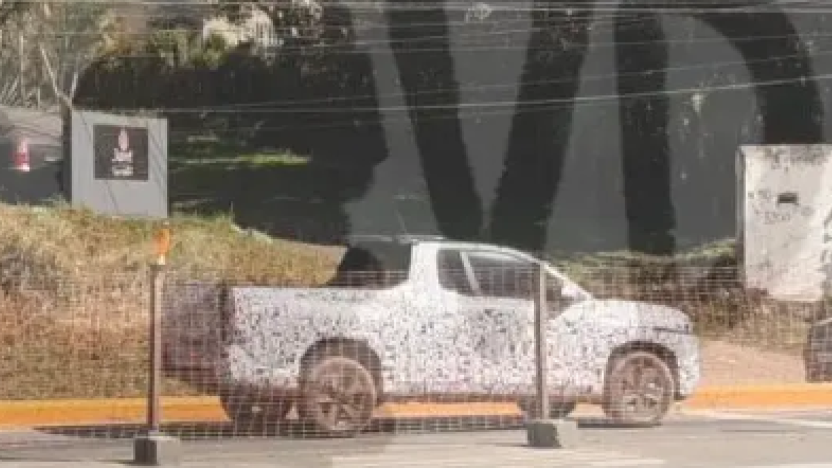 VW Tukan de cabine simples aparece em testes