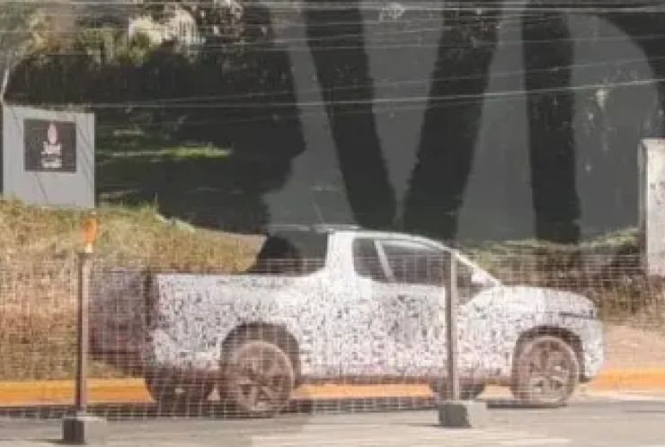 VW Tukan de cabine simples aparece em testes