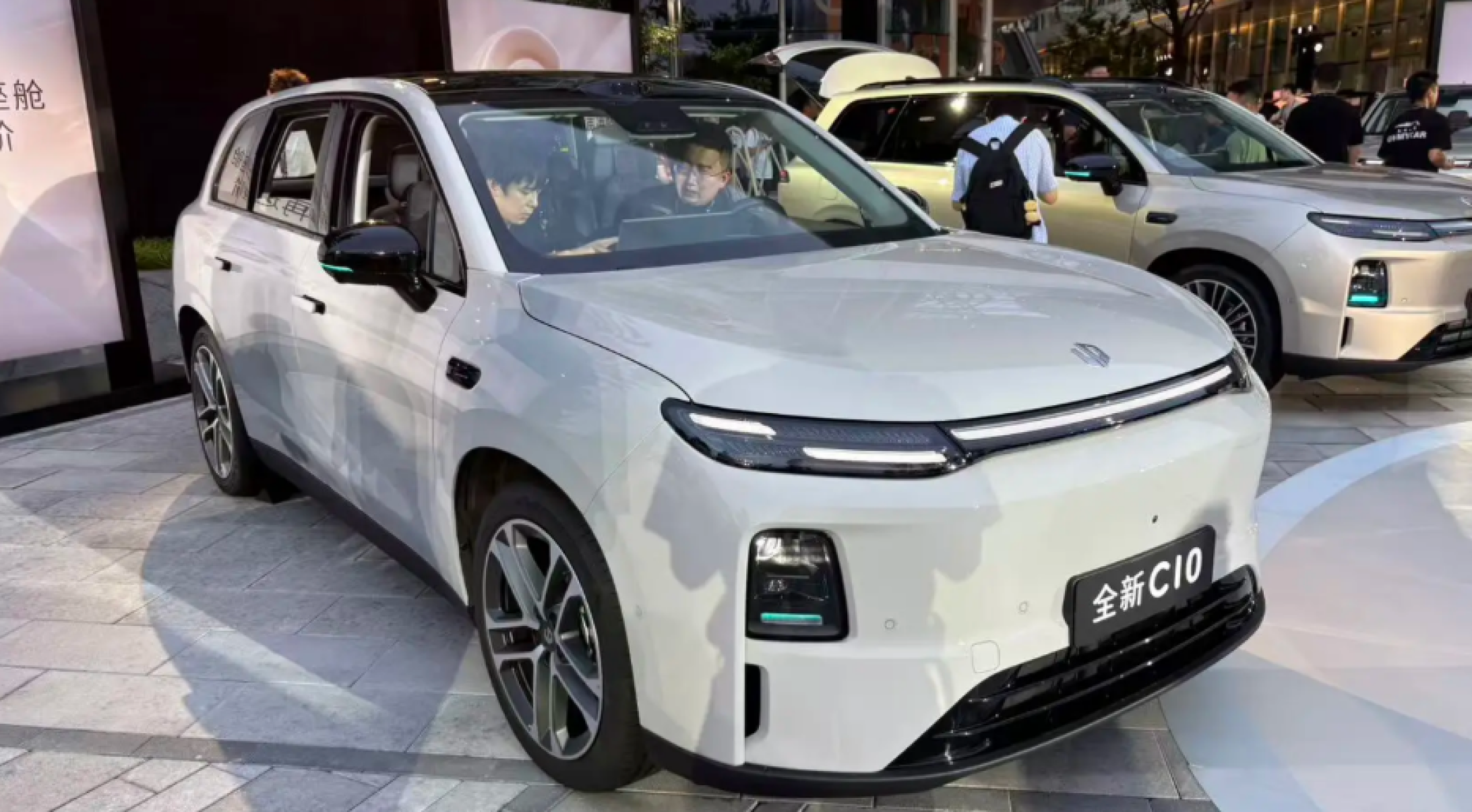 Leapmotor C10 ganha novo visual e alcance maior na China