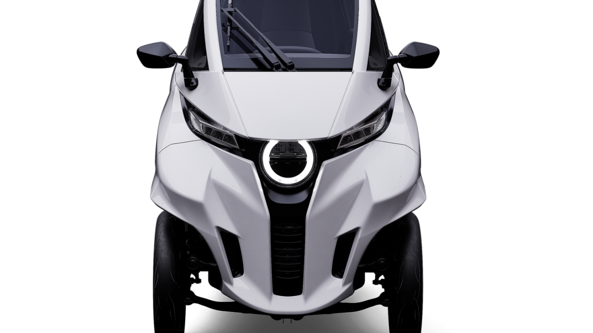 O Lean 3 &eacute; um ve&iacute;culo de tr&ecirc;s rodas, com duas na frente e uma na traseira. Projetado como um monoposto, ele combina a manobrabilidade de uma motocicleta com a seguran&ccedil;a e o conforto de um carro, estando equipado com ar-condicionado.