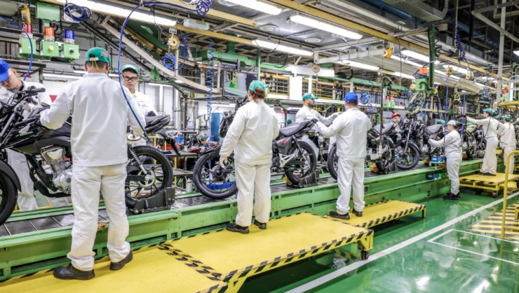 Linha de montagem da Honda em Manaus reflete 50 anos de produ&ccedil;&atilde;o e 33 milh&otilde;es de motocicletas fabricadas no Brasil -  (crédito: Divulga&ccedil;&atilde;o/Honda)