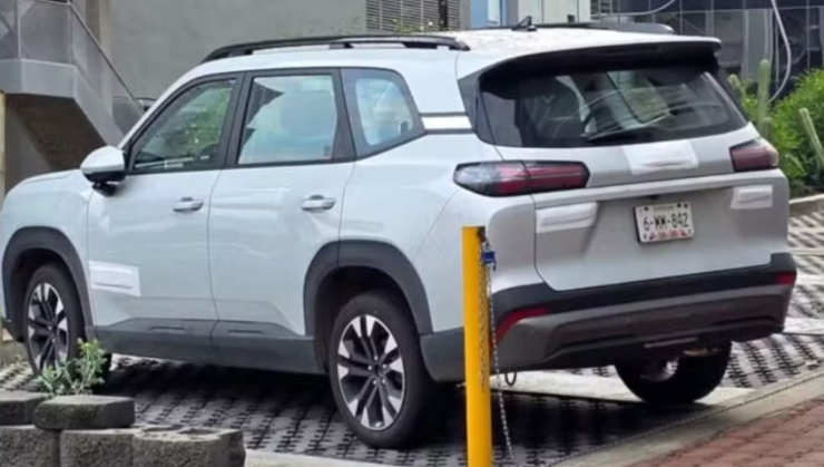 Flagra do Chevrolet Captiva 2027 -  (crédito: Reprodução/GM Authority)